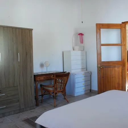 Chatzimike House بيت للعطل