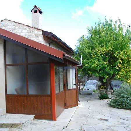 بيت للعطل Chatzimike House