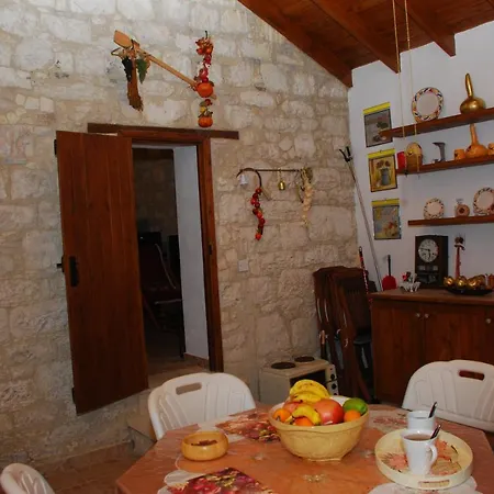 بيت للعطل Chatzimike House *